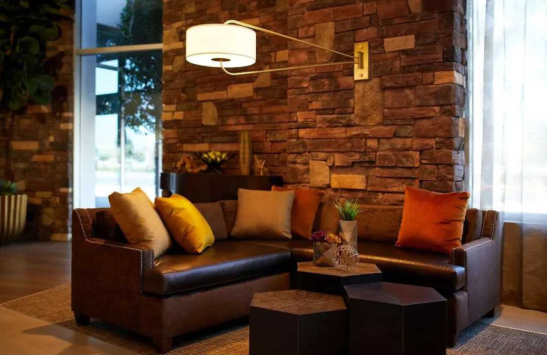 Hyatt Place Las Vegas At Silverton Village-1